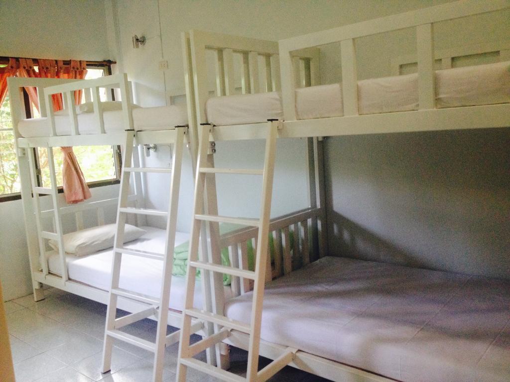 Baan Bua Guest House Chiang Rai Bagian luar foto