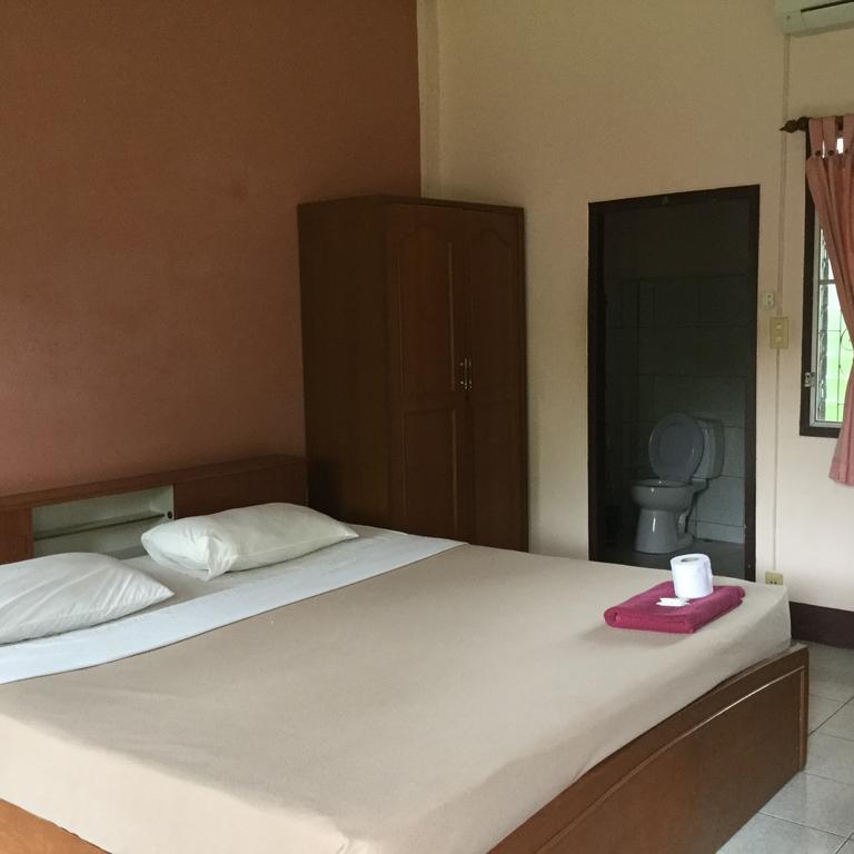 Baan Bua Guest House Chiang Rai Bagian luar foto