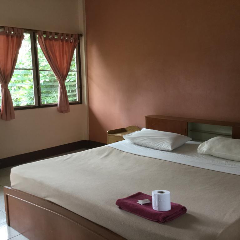 Baan Bua Guest House Chiang Rai Bagian luar foto