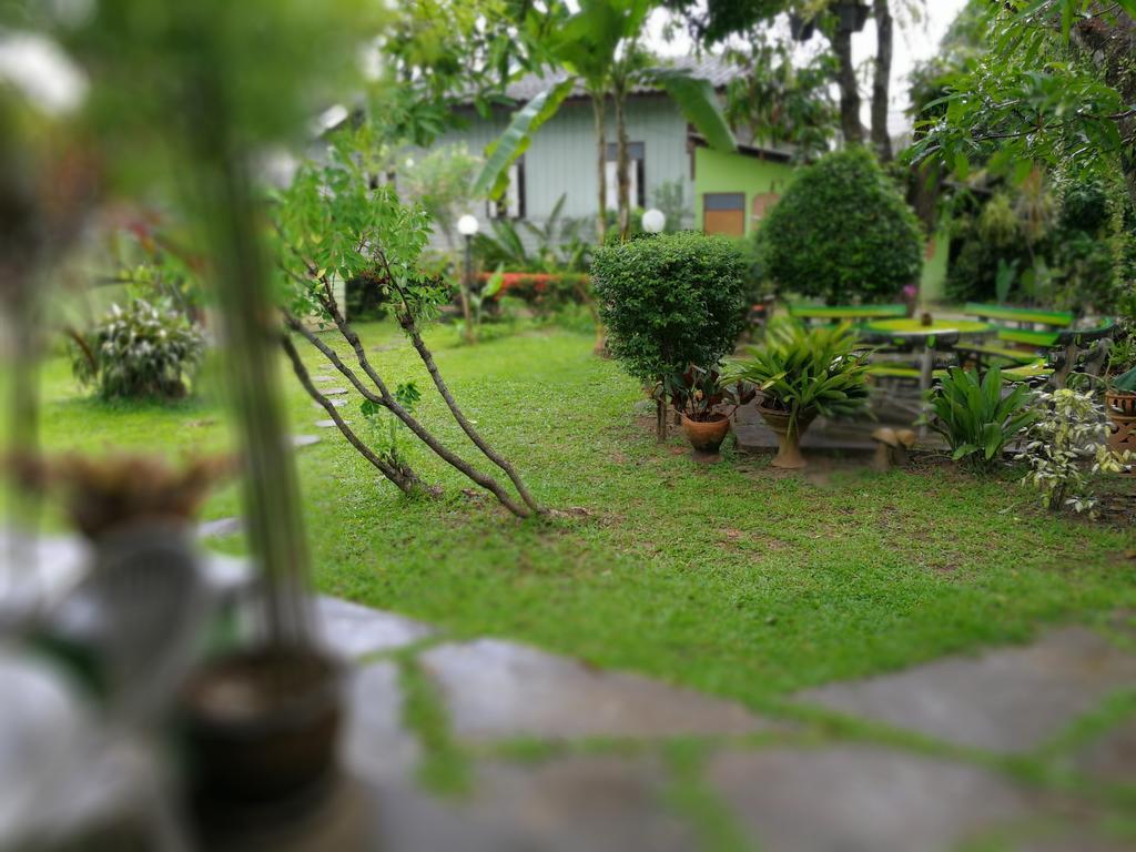Baan Bua Guest House Chiang Rai Bagian luar foto