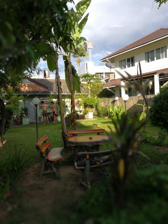 Baan Bua Guest House Chiang Rai Bagian luar foto