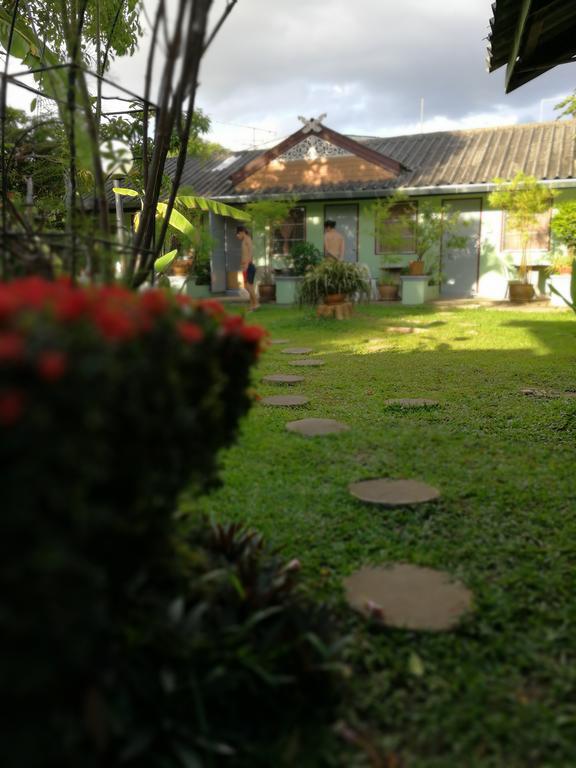 Baan Bua Guest House Chiang Rai Bagian luar foto