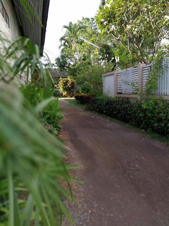 Baan Bua Guest House Chiang Rai Bagian luar foto