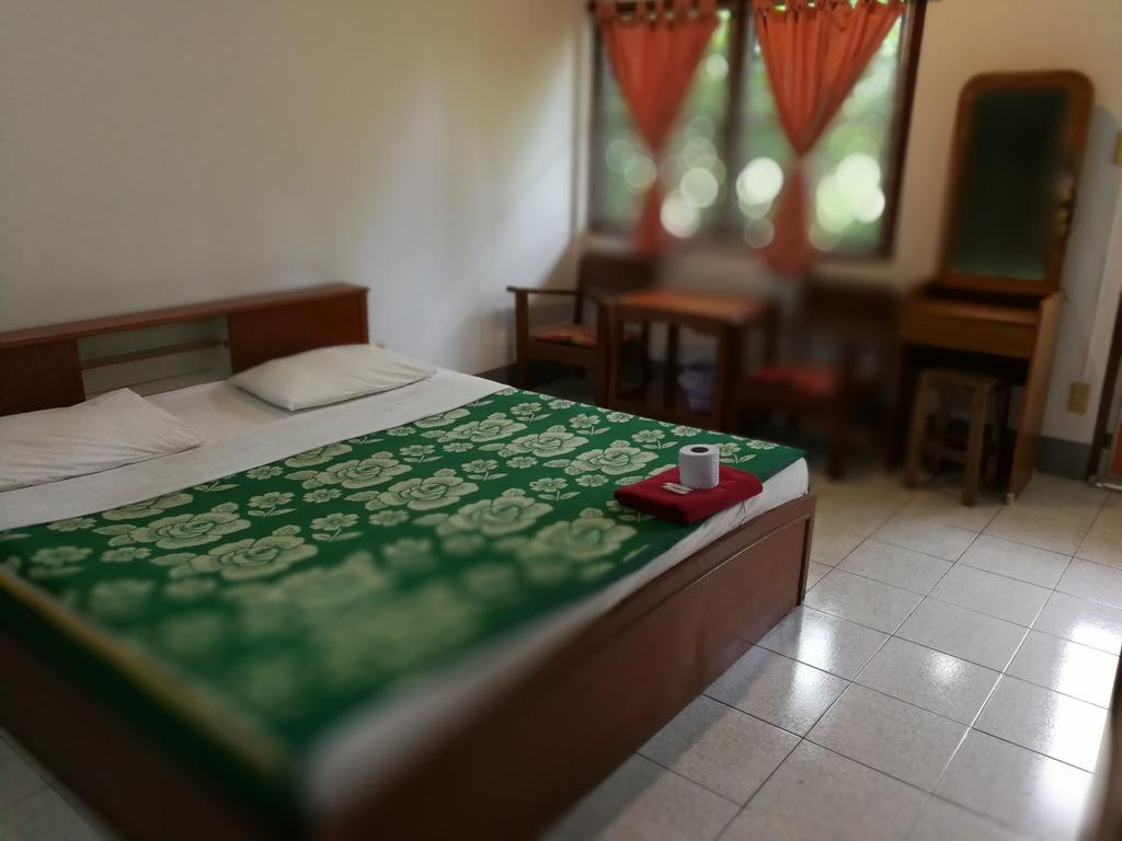 Baan Bua Guest House Chiang Rai Bagian luar foto