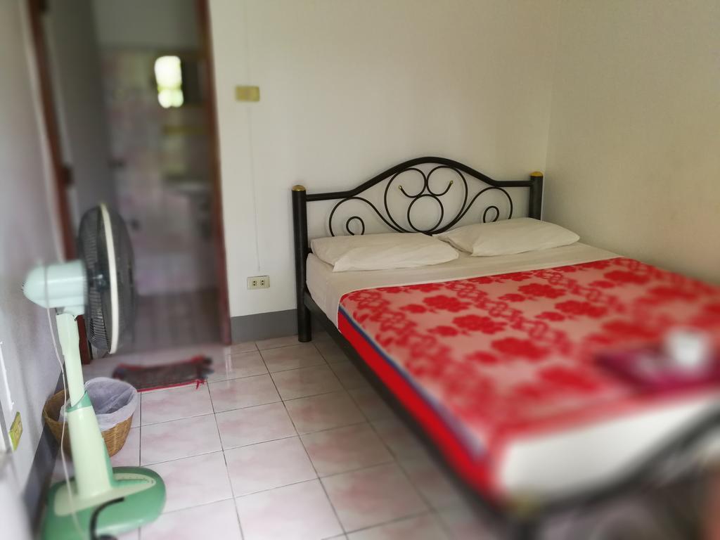 Baan Bua Guest House Chiang Rai Bagian luar foto