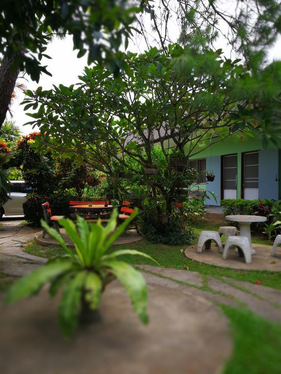 Baan Bua Guest House Chiang Rai Bagian luar foto