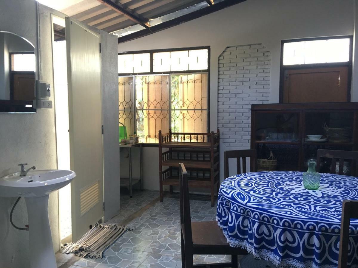 Baan Bua Guest House Chiang Rai Bagian luar foto